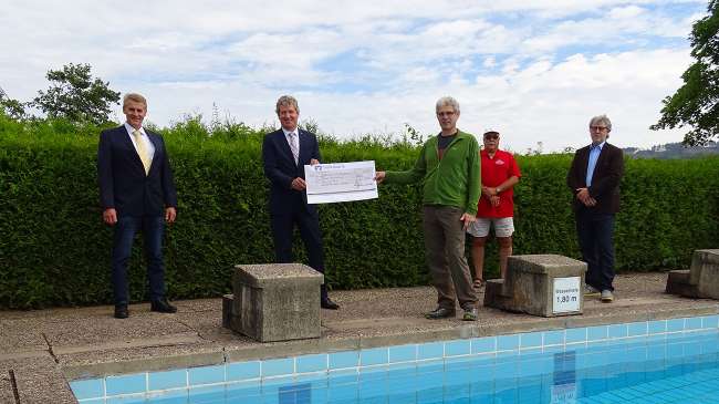 Spendenübergabe Freibad Münchehof